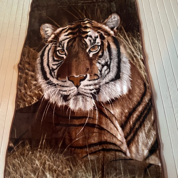 Source Unknown Bedding Soft Tiger Blanket By 39 Poshmark
